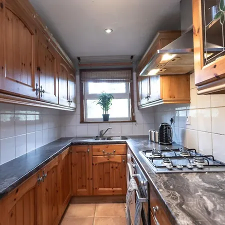 Marlborough St - Contractors Long By Shortstayuk Bristol