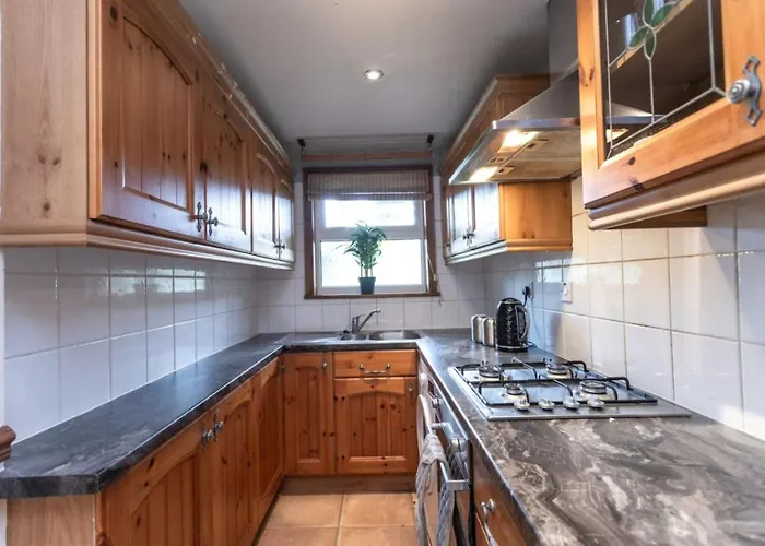 Marlborough St - Contractors Long By Shortstayuk Bristol