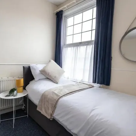 Marlborough St - Contractors Long By Shortstayuk *