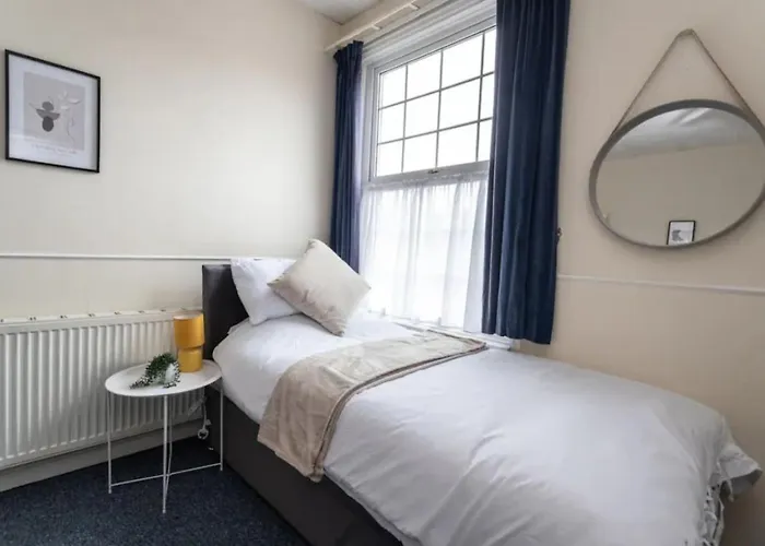 Marlborough St - Contractors Long By Shortstayuk *