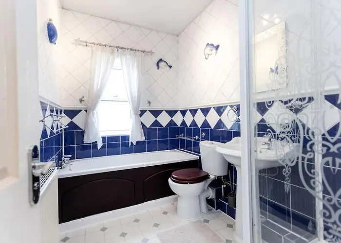 Marlborough St - Contractors Long By Shortstayuk * Bristol